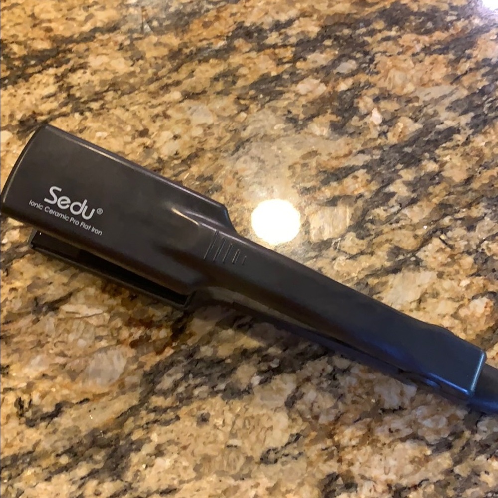 Sedu Ionic Ceramic Pro Flat Iron Model SU-150A
